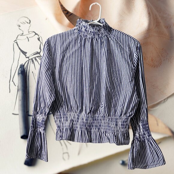 Striped Puff-sleeve Blouse - Picture 1 of 5